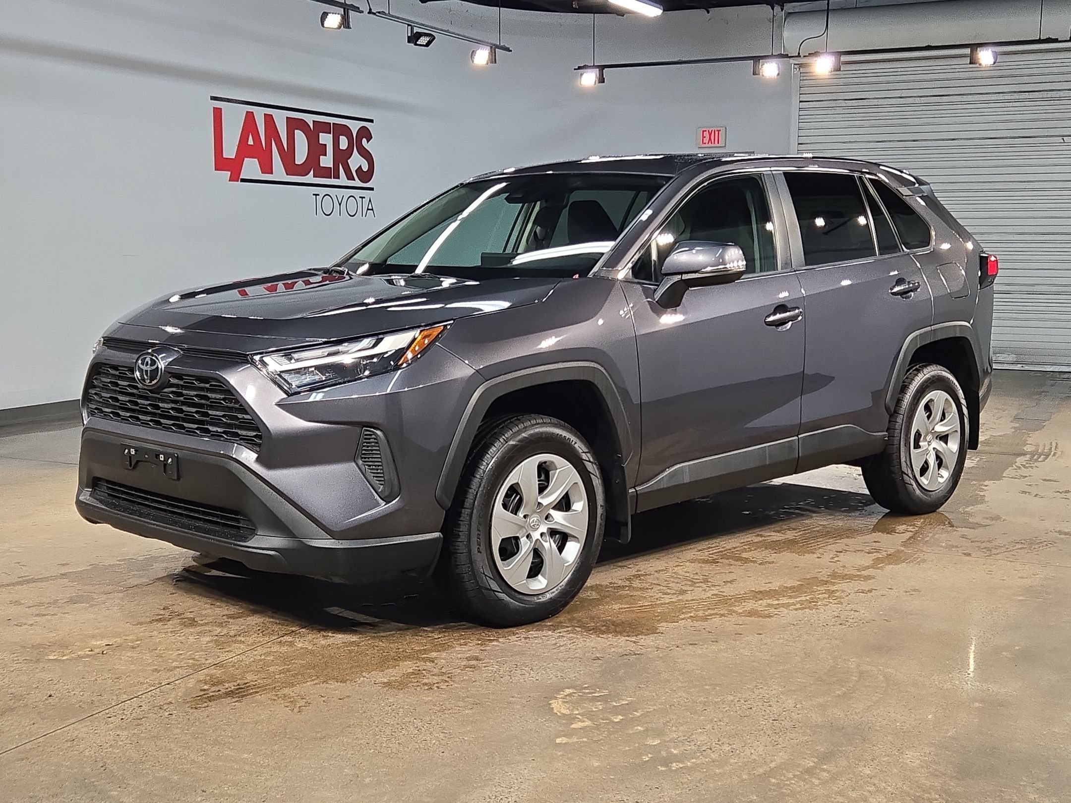 Used 2023 Toyota RAV4 LE FWD image 3