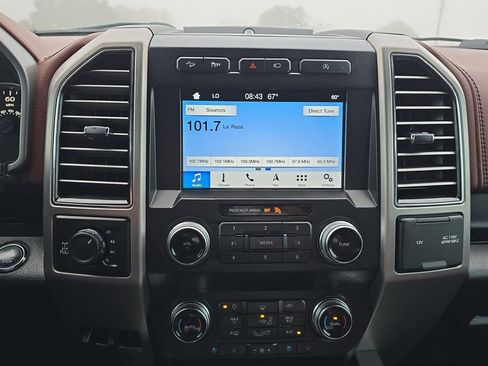 Used 2019 Ford F150 Platinum w/ Equipment Group 701A Luxury image 19