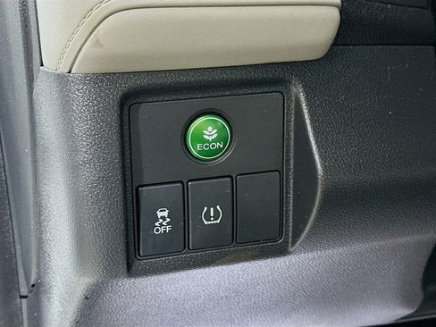 Used 2019 Honda HR-V LX image 10