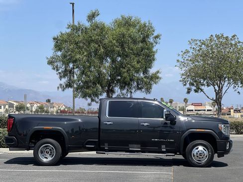 Used 2020 GMC Sierra 3500 Denali w/ Denali Ultimate Package AWD/4WD image 8