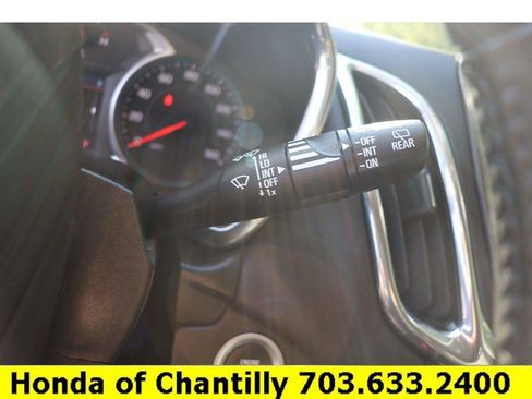 Used 2020 Chevrolet Equinox LT image 12