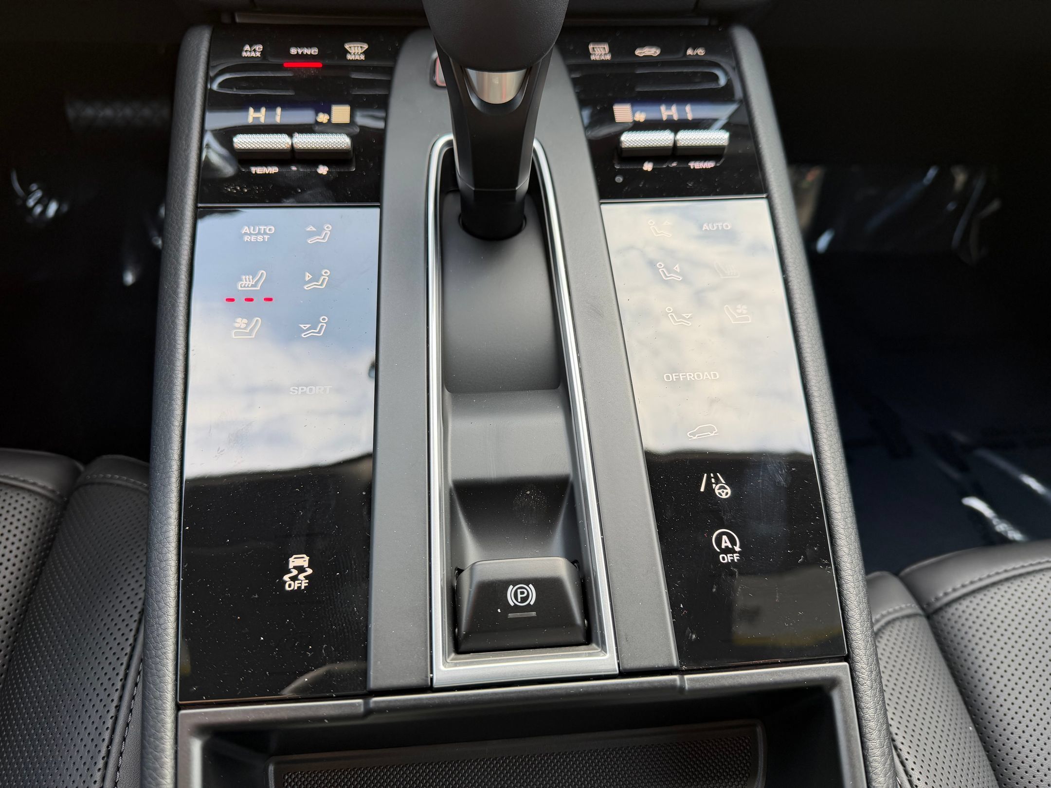 Used 2026 Porsche Macan AWD/4WD image 27