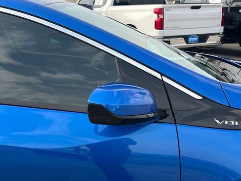 Used 2017 Chevrolet Volt Premier w/ Driver Confidence II Package FWD image 8