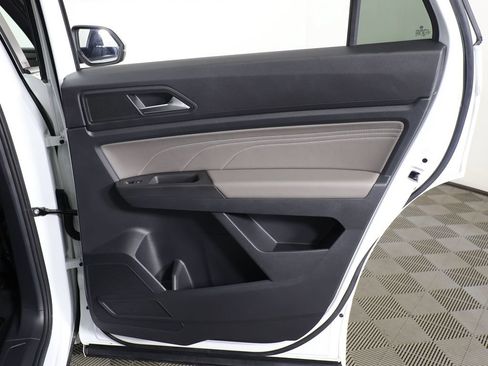 Used 2023 Volkswagen Atlas Cross Sport SEL R-Line AWD/4WD image 29