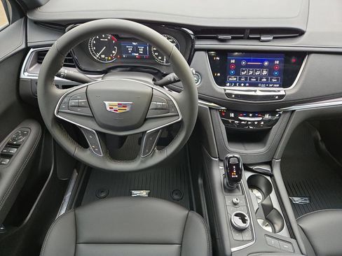 New 2025 Cadillac XT5 Luxury w/ LPO, Floor Liner Package image 14