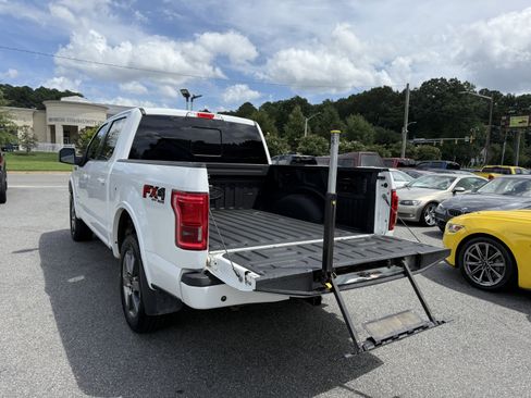 Used 2015 Ford F150 Lariat w/ Equipment Group 502A Luxury image 9