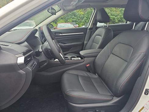 New 2025 Nissan Altima 2.5 SR w/ SR Premium Package image 22