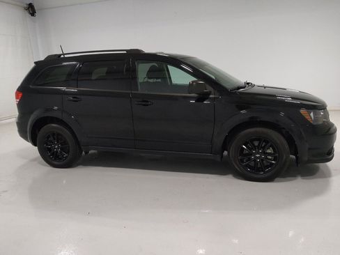 Used 2020 Dodge Journey SE w/ Blacktop Package FWD image 11