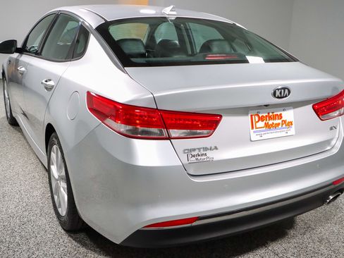 Used 2018 Kia Optima EX image 9