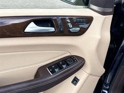 Used 2019 Mercedes-Benz GLE 400 GLE 400 w/ Premium 1 Package image 19