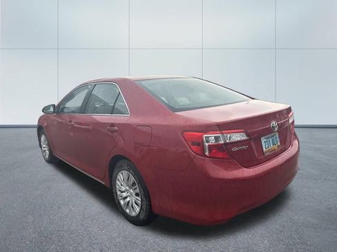 Used 2014 Toyota Camry LE FWD image 8