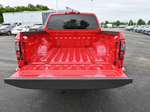 Certified 2024 Nissan Frontier SV image 11