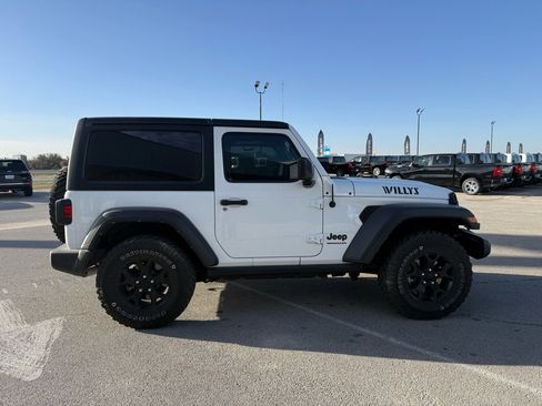 Used 2022 Jeep Wrangler Willys image 5