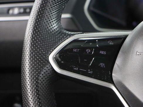 Used 2024 Volkswagen Tiguan SE R-Line FWD image 13