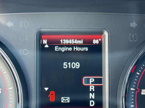 Used 2014 Dodge Charger SXT image 32