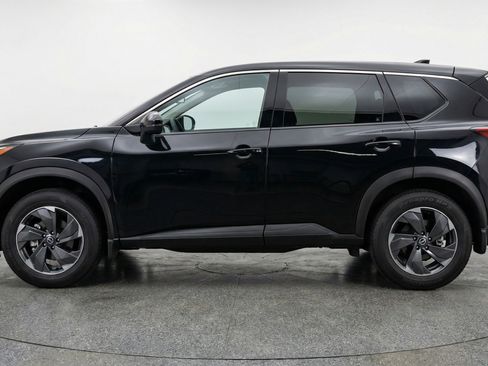 Used 2025 Nissan Rogue SV image 5
