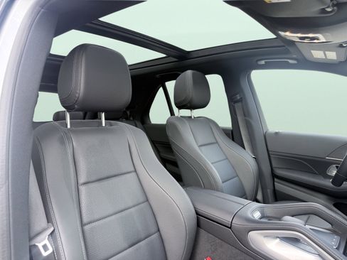 Used 2025 Mercedes-Benz GLE 450e 4MATIC w/ AMG Line Exterior image 32