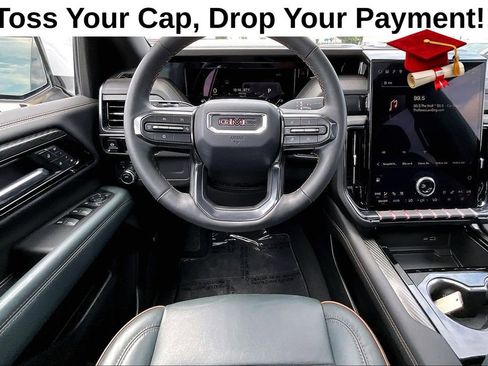 Used 2025 GMC Yukon AT4 w/ AT4 Premium Package AWD/4WD image 6