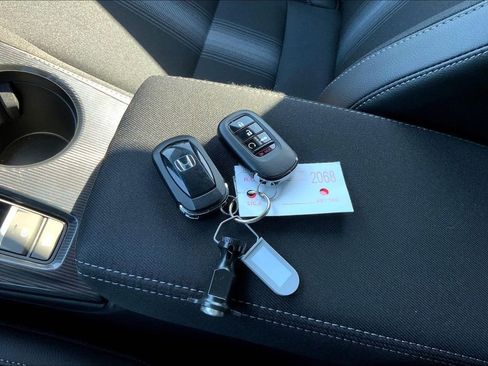 Used 2025 Honda Civic Sport image 34