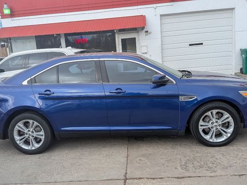 Used 2014 Ford Taurus SEL image 4