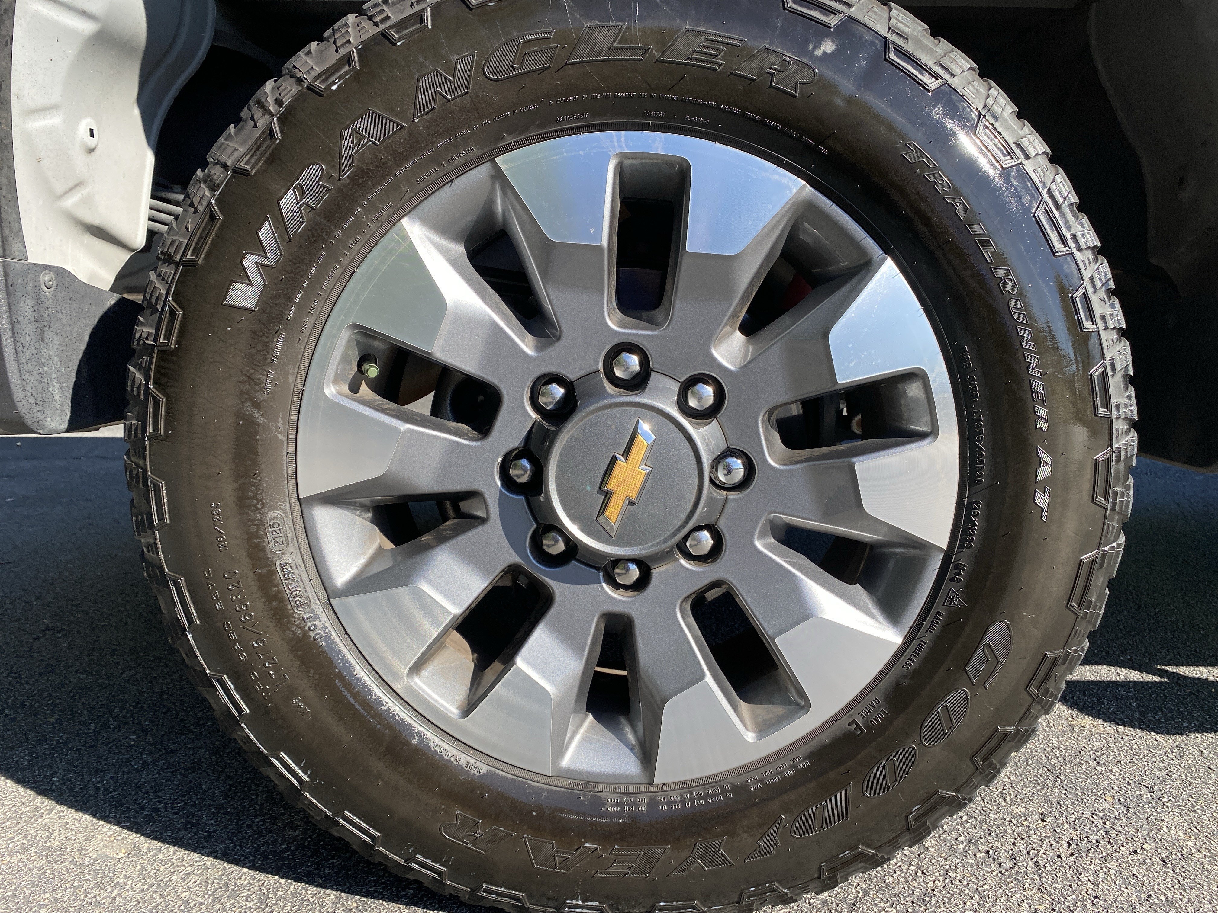 Used 2024 Chevrolet Silverado 2500 Custom w/ Custom Value Package AWD/4WD image 15
