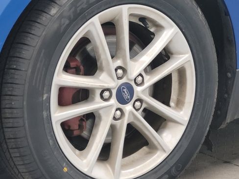 Used 2018 Ford Focus SE w/ Cold Weather Package FWD image 31