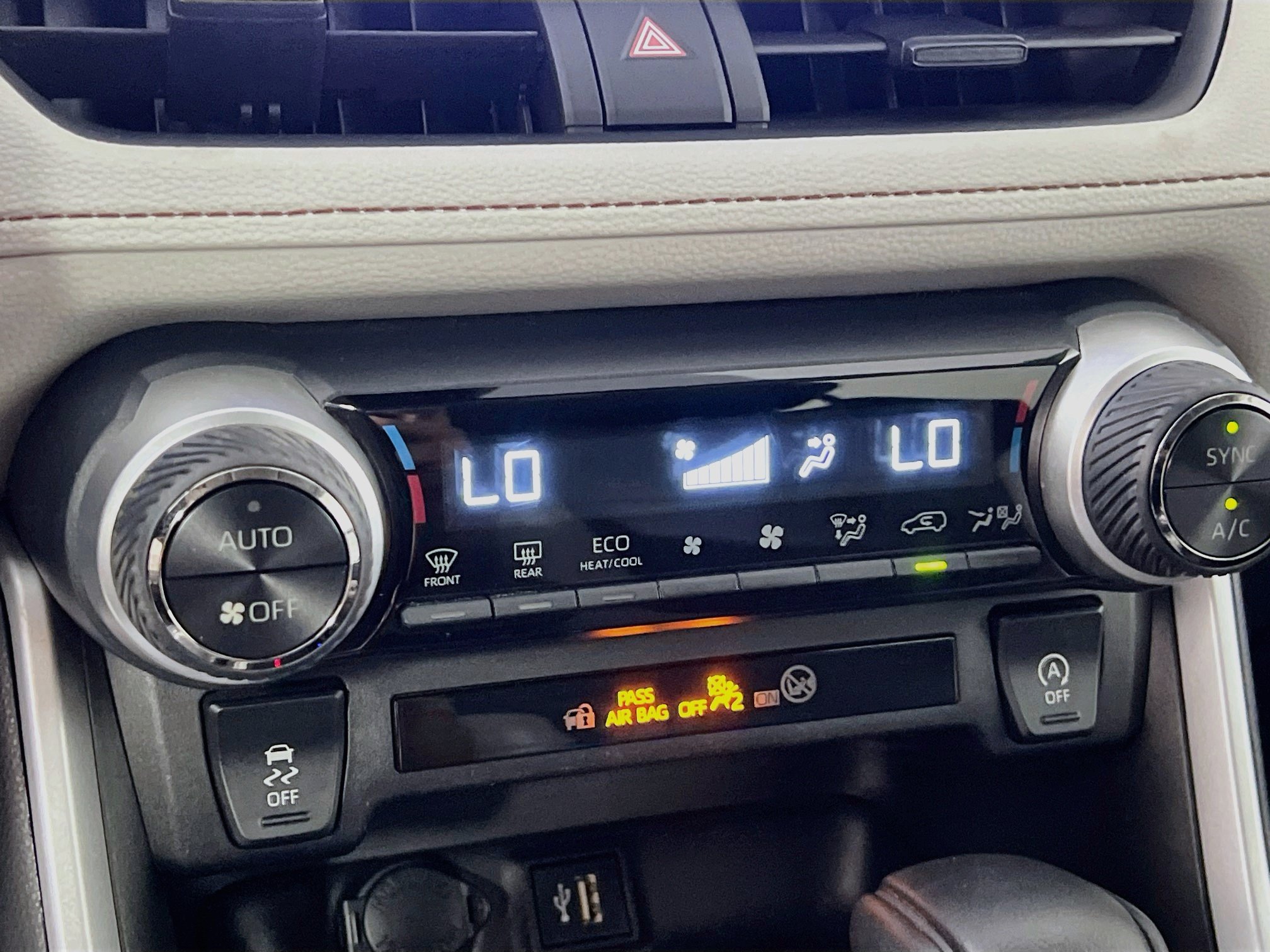 Used 2023 Toyota RAV4 XLE w/ Convenience Package FWD image 26