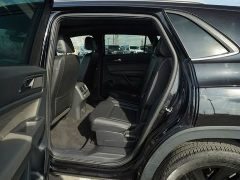 Used 2021 Volkswagen Atlas Cross Sport SE w/ Panoramic Sunroof Package image 15