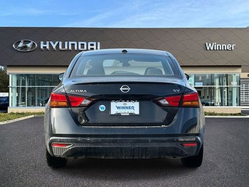 Used 2024 Nissan Altima 2.5 SV image 3