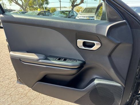 Used 2025 Kia K4 FWD image 18