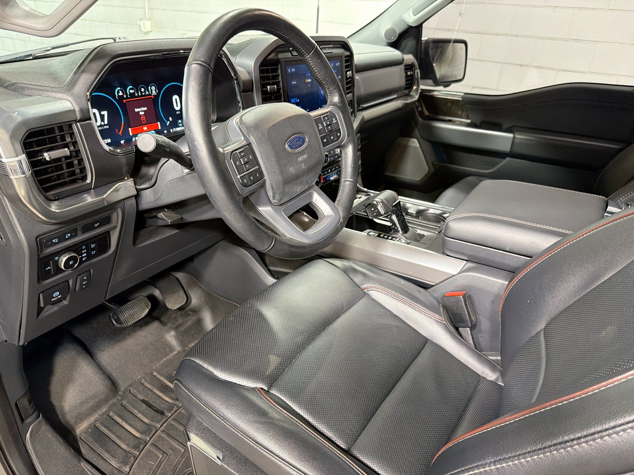 Used 2023 Ford F150 Lariat w/ Trailer Tow Package AWD/4WD image 4