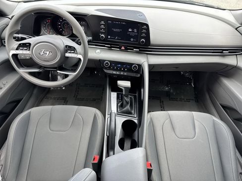 Used 2022 Hyundai Elantra SEL w/ Cargo Package image 8