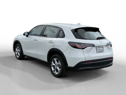 Certified 2025 Honda HR-V LX image 3