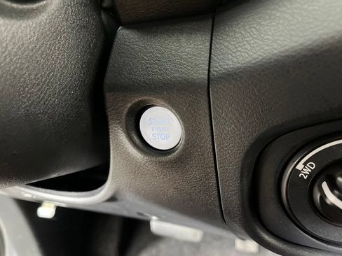 Used 2022 Nissan Frontier S AWD/4WD image 30