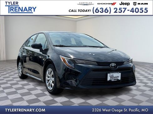 Used 2025 Toyota Corolla LE FWD image 1
