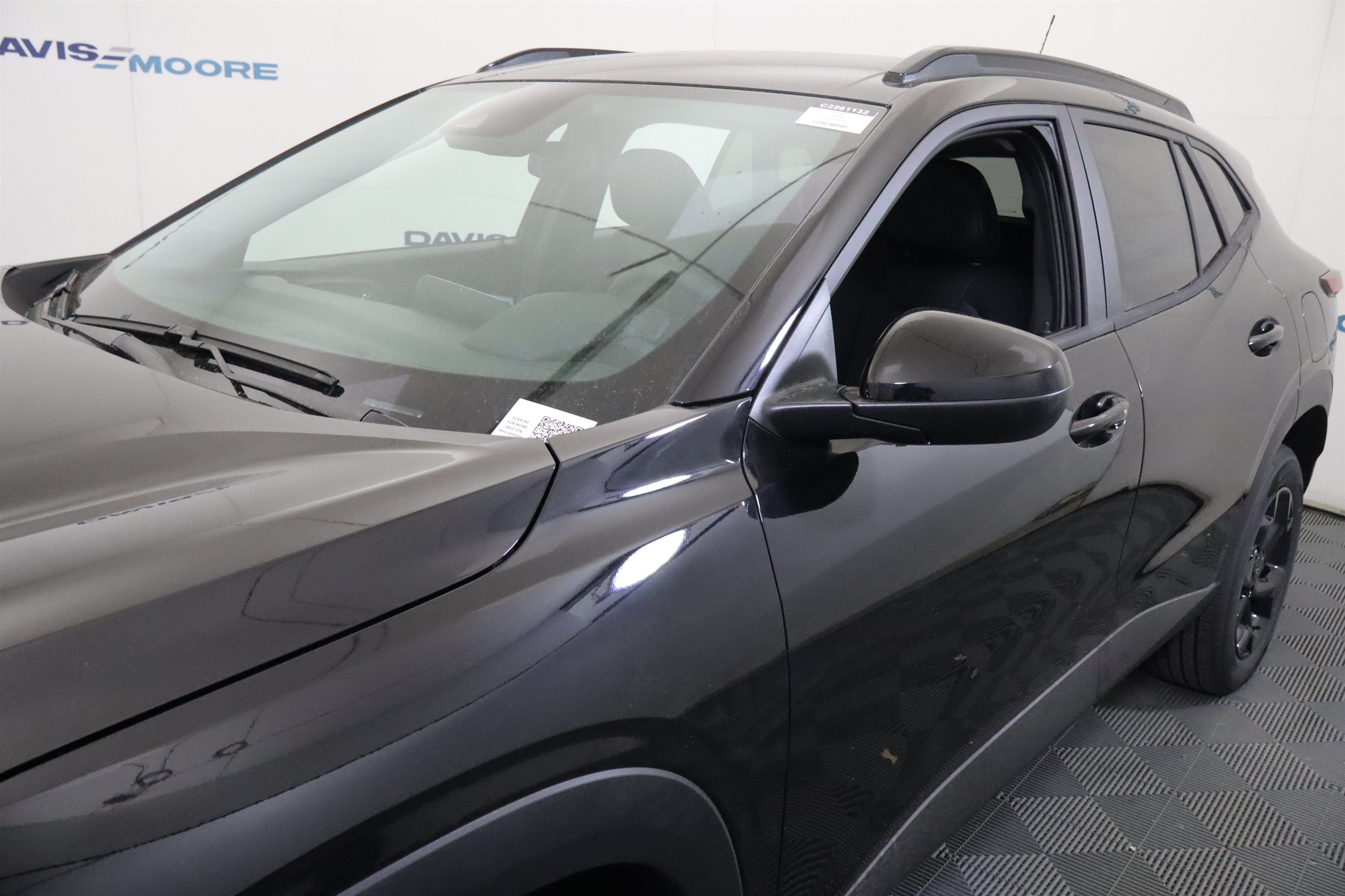 New 2026 Chevrolet Trax LT w/ Midnight Edition FWD image 13