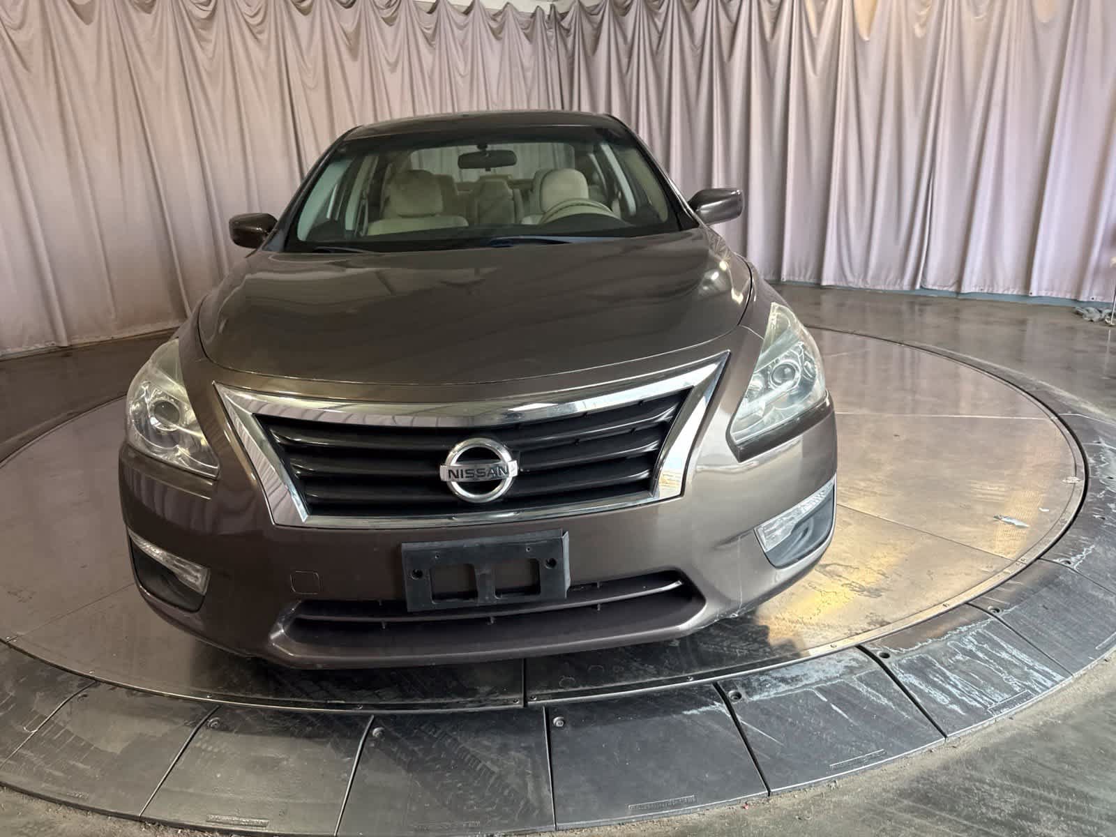 Used 2015 Nissan Altima 2.5 S w/ Power Driver Seat Package FWD image 2