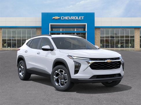 New 2025 Chevrolet Trax LT w/ Driver Confidence Package image 7