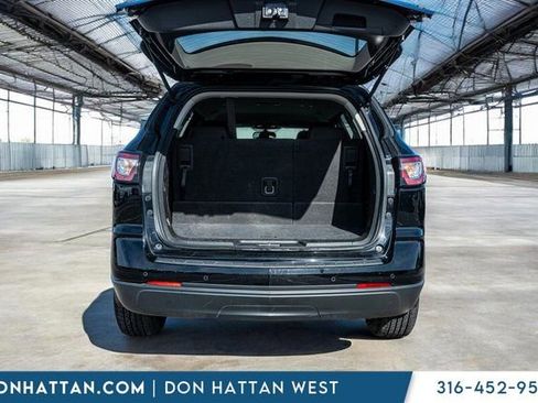 Used 2017 Chevrolet Traverse LT image 30
