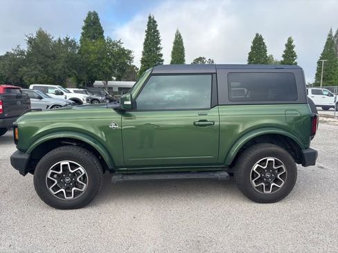 Used 2023 Ford Bronco Outer Banks AWD/4WD image 2