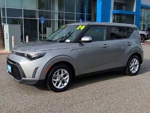 Used 2024 Kia Soul LX w/ Option Group 015 image 4
