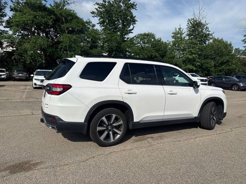 Used 2025 Honda Pilot Elite image 28