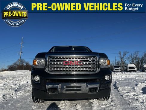 Used 2019 GMC Canyon Denali image 4