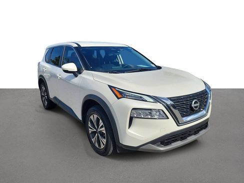 Certified 2022 Nissan Rogue SV FWD image 2