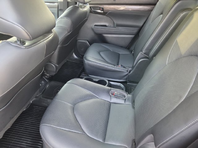 Used 2023 Toyota Highlander Limited AWD/4WD image 24