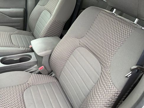 Used 2016 Nissan Frontier SV image 26