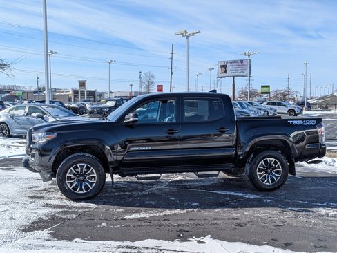 Certified 2023 Toyota Tacoma TRD Sport image 5
