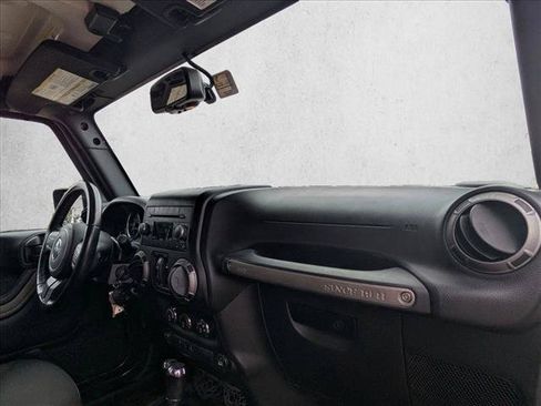 Used 2018 Jeep Wrangler Unlimited Sport S AWD/4WD image 15