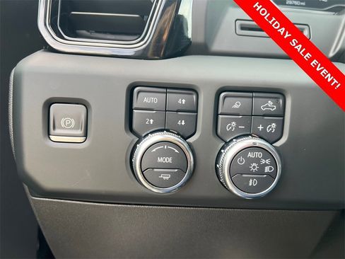 Used 2023 GMC Sierra 1500 AT4 image 21