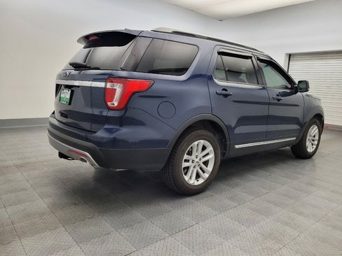 Used 2017 Ford Explorer XLT w/ Equipment Group 201A image 9